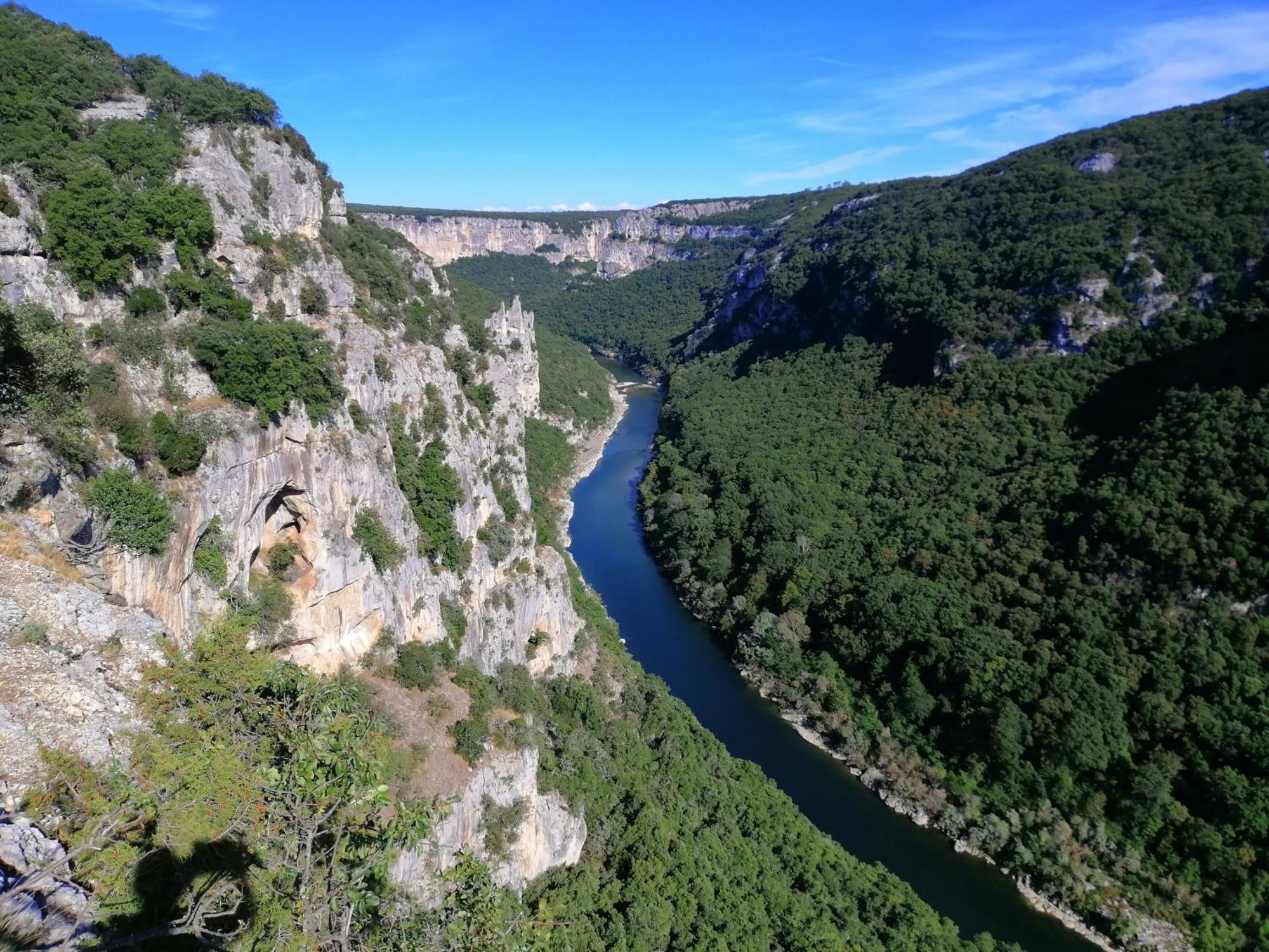 Superbe Appartement Dans Residence Avec Piscine Saint-Martin-dʼArdèche Екстериор снимка
