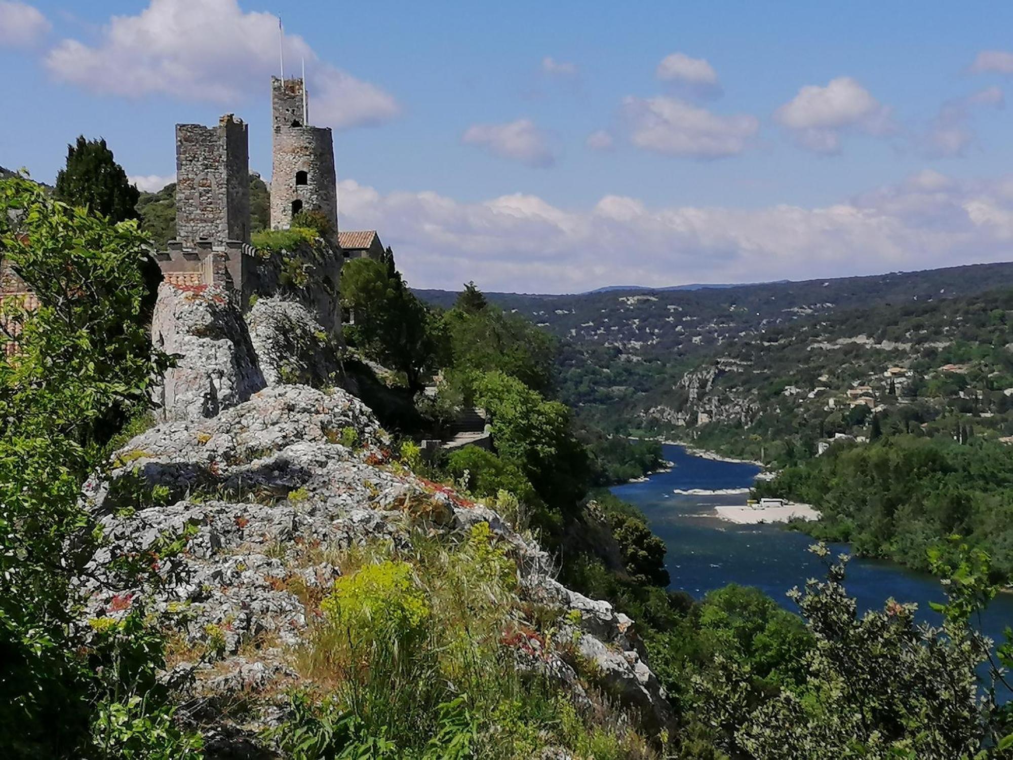Superbe Appartement Dans Residence Avec Piscine Saint-Martin-dʼArdèche Екстериор снимка